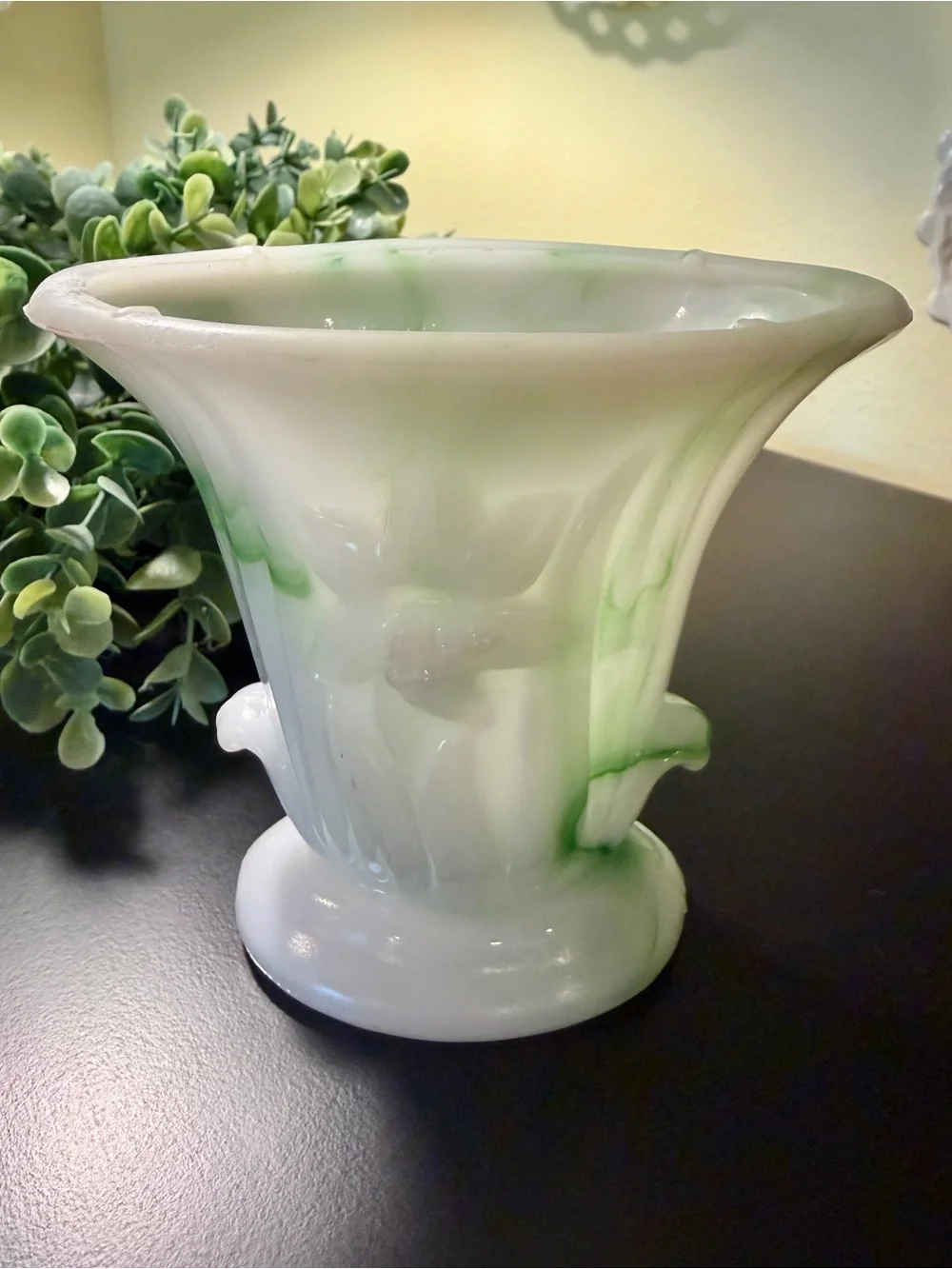 VINTAGE GREEN SLAG GLASS VASE, 1930’S-1940’S.
